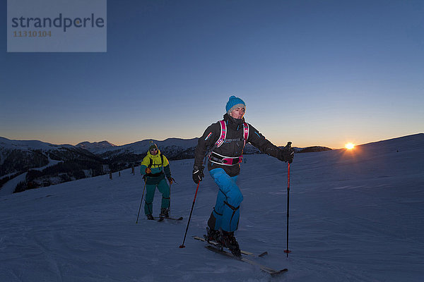 Skitour  Mann  Winter  Österreich  Sport  Ski  Sonnenuntergang  Männer