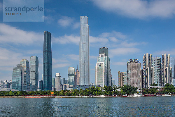 China  Provinz Guangdong  Guangzhou City  Wuyang New Town  IFC-Gebäude und Ostturm