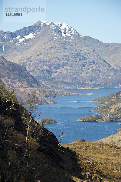 Schottland  Großbritannien  Westküste  Kinloch Hourn  Loch Hourn  Bucht  Fjord  Berg  Beinn Caillich  Kap Wrath Trail  Frühling