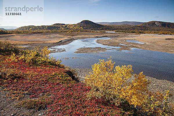 Europa  Herbst  Herbstfarben  Küste  Landschaft  Landschaft  Lappland  Meer  Norwegen  Skandinavien  Stabbursdalen  Nationalpark  Wasser