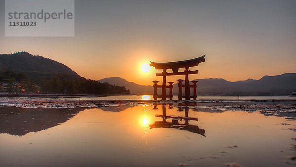 Miyajima  Japan  Misen  Akinado  Seto  See  Torii  Itsukushima  Schrein  Wasser  Sonnenuntergang  Szenerie  Landschaft