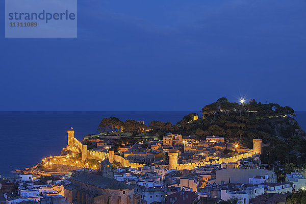 Spanien  Costa Brava  Tossa de Mar  Stadtbild bei Nacht