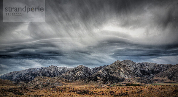 Neuseeland  Berge  Wüste  Wolken  stürmisch  Sturm  mystisch  Stimmung  Südinsel  Wharakiri