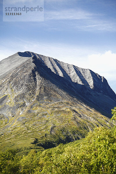 Blick auf eine Landschaft mit Berg