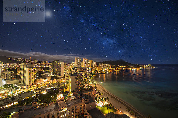 USA  Hawaii  Oahu  Honolulu  Waikiki  Sterne über Waikiki