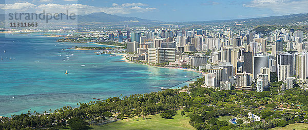USA  Hawaii  Oahu  Honolulu  Waikiki  Panoramabild vom Diamond Head