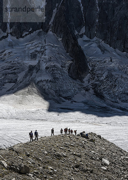 Frankreich  Chamonix  Argentiere Gletscher  Bergsteigergruppe