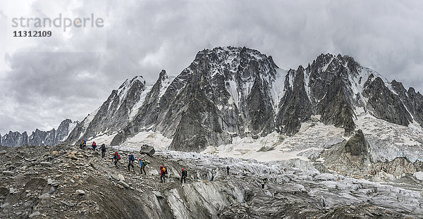 Frankreich  Chamonix  Grands Montets  Les Droites  Les Courtes  Argentiere Valley  Bergsteigergruppe