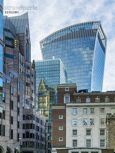 UK  London  Finanzbezirk mit 20 Fenchurch Street im Hintergrund