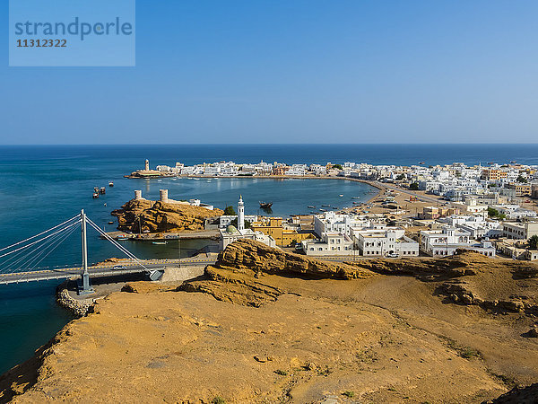 Oman  Ash Sharqiyah  Ad Daffah  Blick auf Seehafen Sur und Blaue Lagune