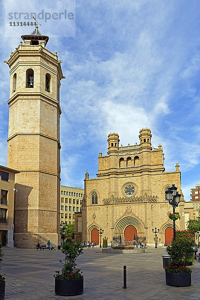 Concatedral de Santa Maria  Kirchturm  Marktplatz