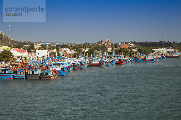 Fischerboote im Hafen von Phan Rang  Ninh Thuan  Vietnam