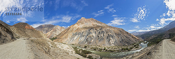 Peru  Anden  Cordillera Negra  Straße 3N  Canon del Pato und Rio Santa