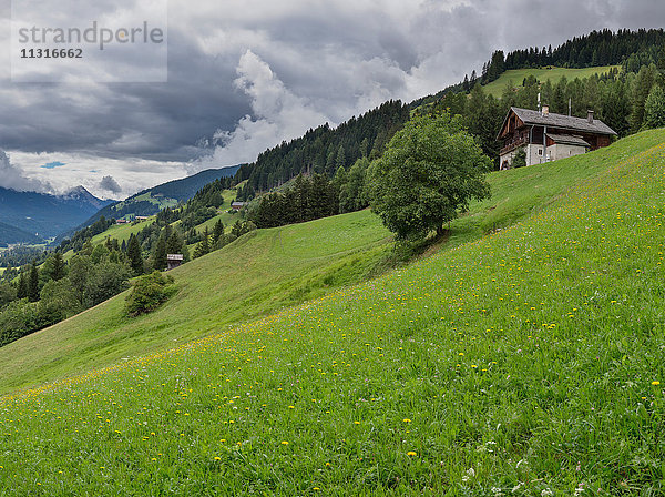 Sillian  Österreich  Bauernhäuser am Sillianberg