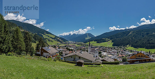 Sillian  Österreich  Blick auf das Tal der Drau