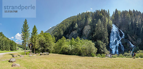 Haslach  Österreich  Schleierfall  der Staniskabach-Wasserfall im Kalser-Tal