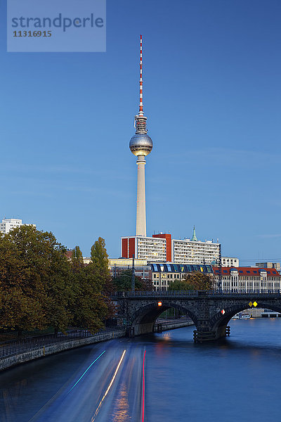 Deutschland  Berlin  Blick auf den Fernsehturm