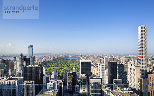 USA  New York City  Blick von oben auf Midtown Manhattan und Central Park