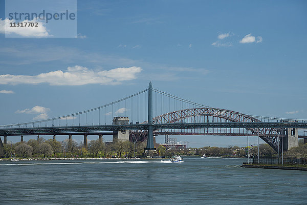 USA  New York  Manhattan  Upper Eastside  RFK Triborough Bridge  East River