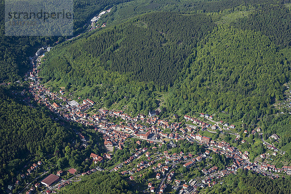 Deutschland  Ruhla  Luftbild Thüringer Wald und Stadt