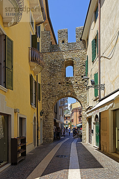 Straßenansicht  Porta San Giovanni  Stadttor  alt