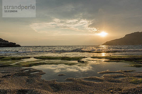 Griechenland  Kreta  Ammoudi  Strand bei Sonnenuntergang