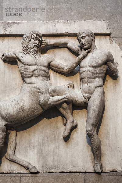 England  London  Britisches Museum  Elgin Marbles  Relief eines kämpfenden Kentauren und Lapithen