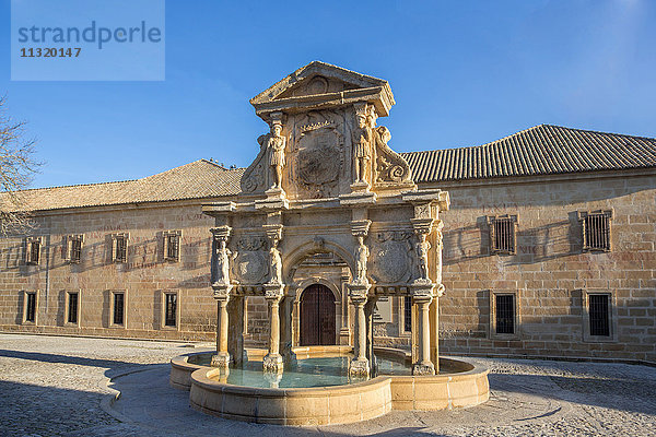Spanien  Provinz Jaen  Stadt Baeza  Weltkulturerbe  Santa-Maria-Brunnen