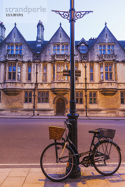 England  Oxfordshire  Oxford  Fahrrad und High Street
