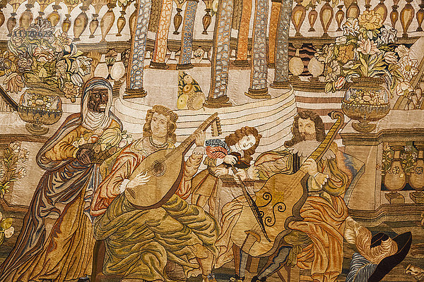 England  Oxfordshire  Oxford  Ashmolean Museum  Spanischer Wandteppich mit der Darstellung eines Musikfestes von 1650