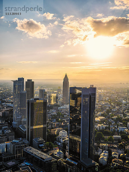 Deutschland  Frankfurt  Stadtansicht bei Sonnenuntergang von oben gesehen