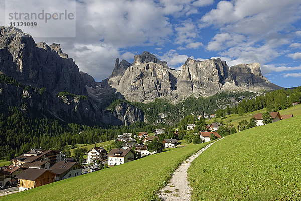 Italien  Südtirol  Dolomiten  Corvera und Gadertal