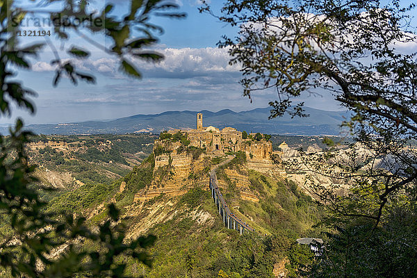 Italien  Latium  Blick auf Civita di Bagnoregio