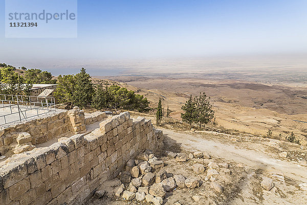 Jordanien  Berg Nebo  Blick auf Jericho und Jordantal