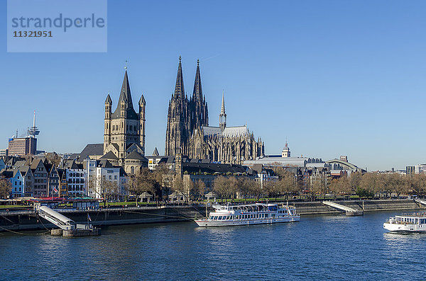 Deutschland  Köln  Blick auf Gross Sankt Martin und Kölner Dom