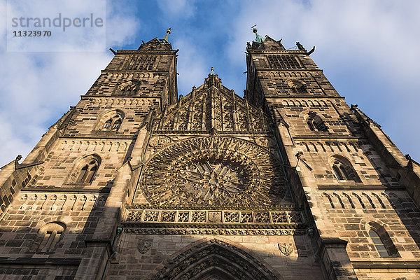 Deutschland  Nürnberg  Blick auf die Westfassade der Kirche St. Lorenz