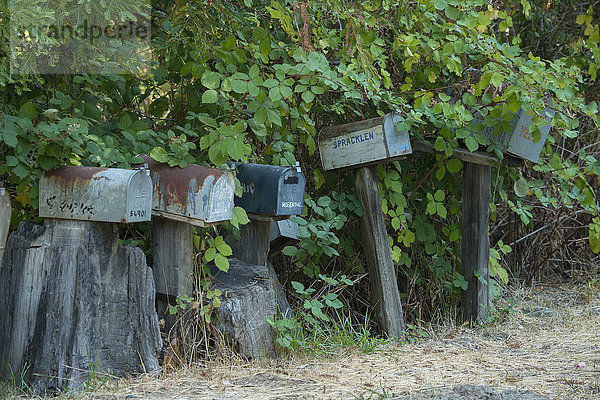 Briefkästen am Straßenrand in Kalifornien