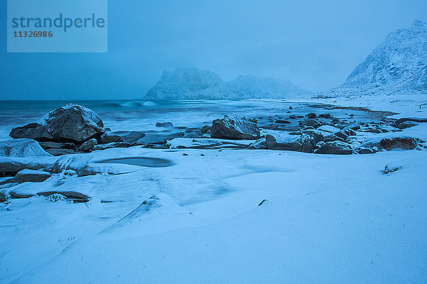 Die Insel Lofoten in Norwegen im Winter
