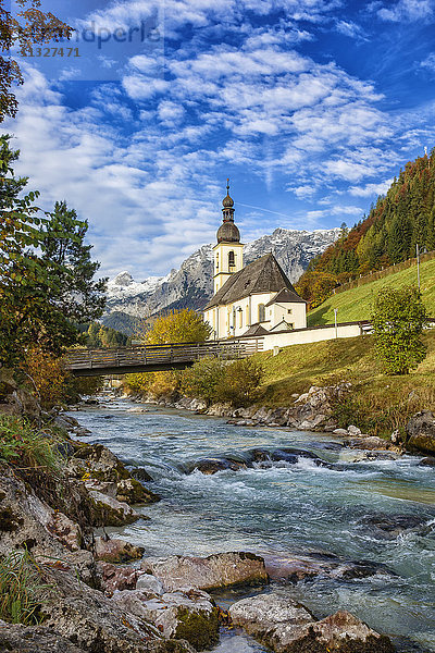 Deutschland  Ramsau  Blick auf die Sebastianskirche