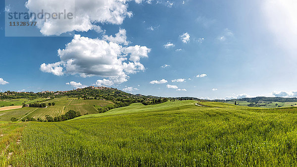 Das Dorf Montepulciano in der Toskana