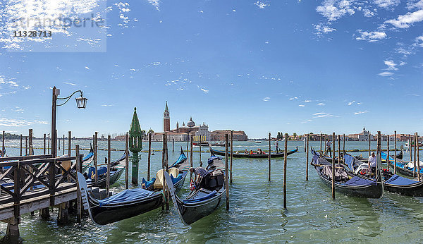 Gondeln in Venedig  Venetien