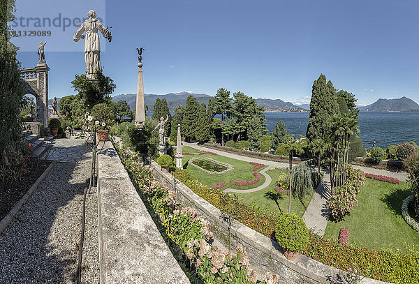 Schlosspark auf den Borromäischen Inseln am Lago Maggiore in der Lombardei