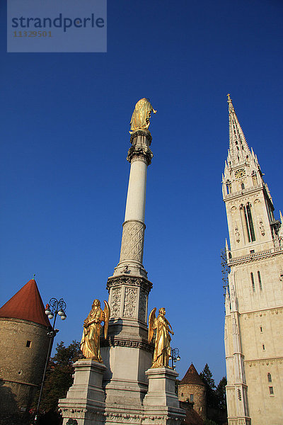 Kaptol mit Marienstatue und Kathedrale in Zagreb