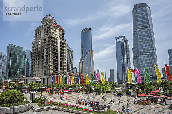 Lujiazui-Platz im Bezirk Pudong  Stadt Shanghai