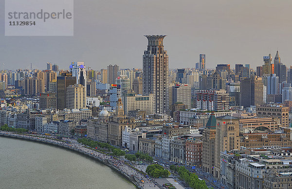 Der Bund und der Huangpu-Fluss in der Stadt Shanghai