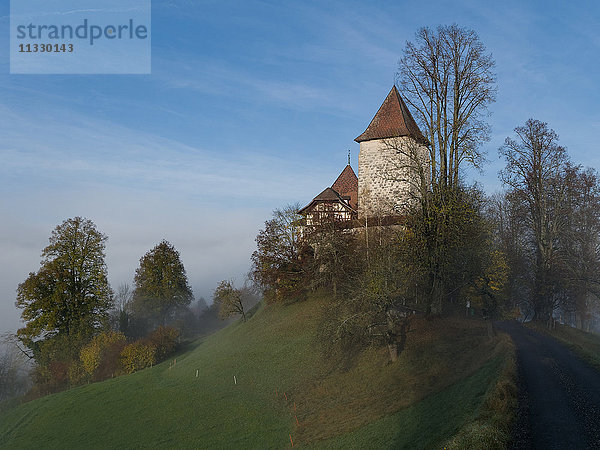 Schloss und Nebel in Trachselwald im Kanton Bern