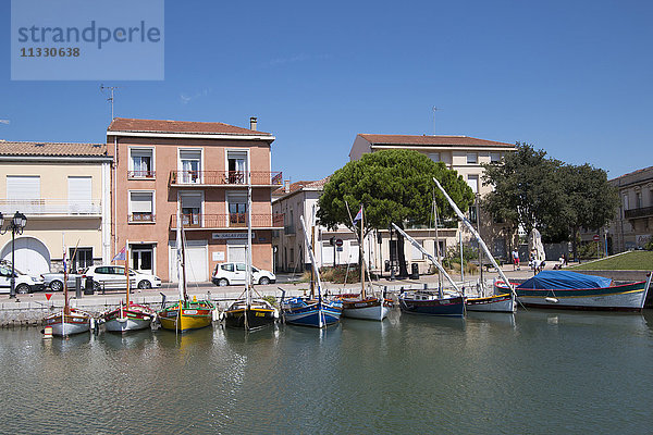 Kanal im Dorf Frontignan im Languedoc-Roussillon