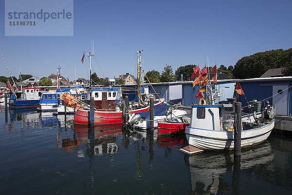 Fischerboote an der Ostsee in Timmendorf  Schleswig-Holstein  Deutschland