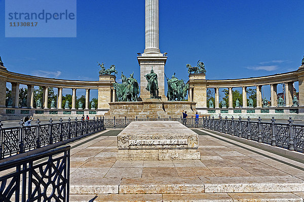Heldenplatz und Jahrtausenddenkmal in Budapest