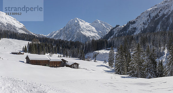 Klosters Serneus im Winter in Graubünden  Schweiz